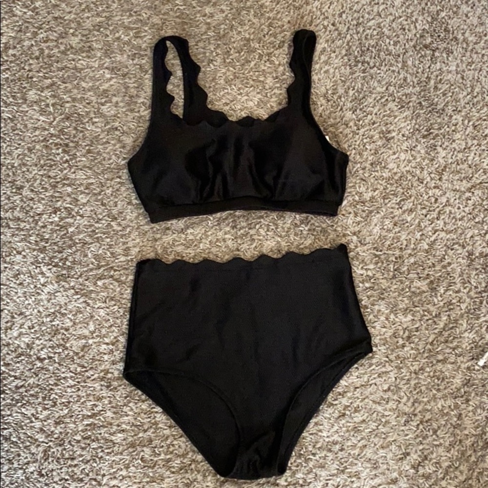 Scalloped Cupshe bikini